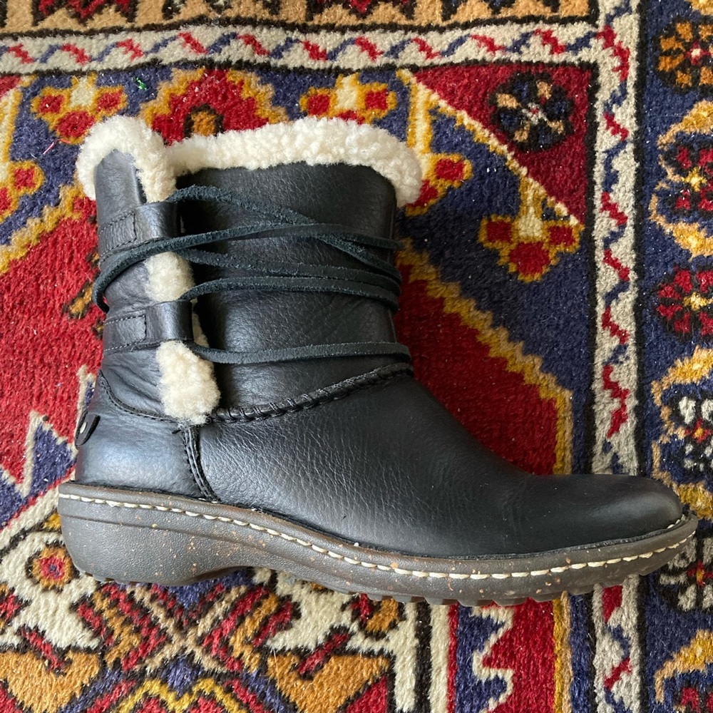 Ugg Sherpa Lined Black Leather Winter Boots